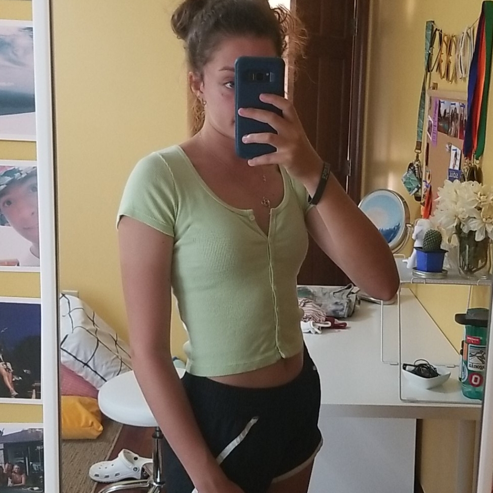 Brandy Melville Zelly Top
